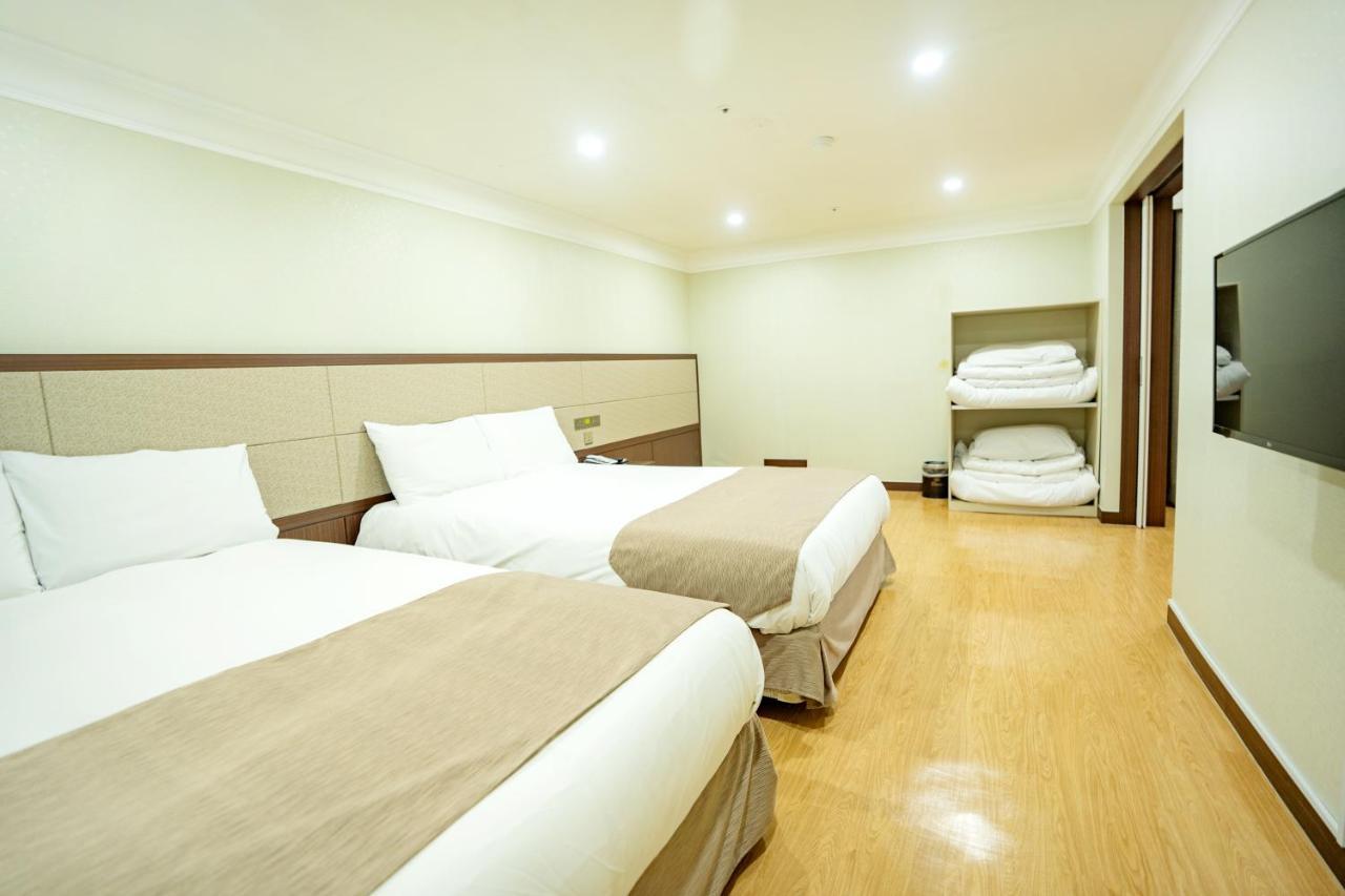 สตาซ โฮเต็ล เชจู โรเบโร Hotel เมืองเชจู ภายนอก รูปภาพ