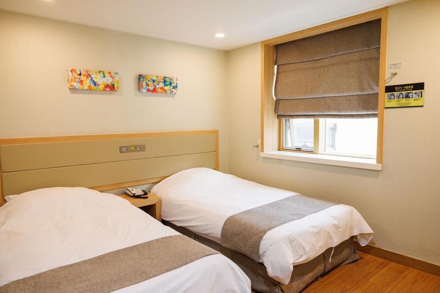 สตาซ โฮเต็ล เชจู โรเบโร Hotel เมืองเชจู ภายนอก รูปภาพ