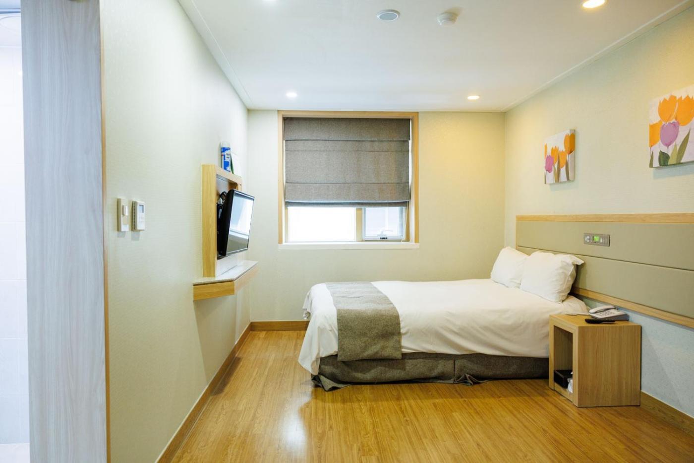 สตาซ โฮเต็ล เชจู โรเบโร Hotel เมืองเชจู ภายนอก รูปภาพ
