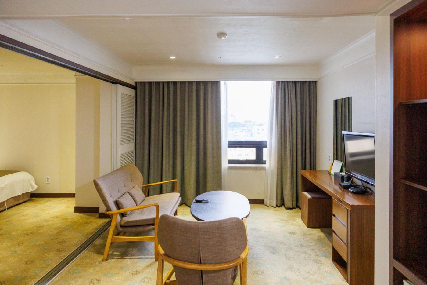 สตาซ โฮเต็ล เชจู โรเบโร Hotel เมืองเชจู ภายนอก รูปภาพ