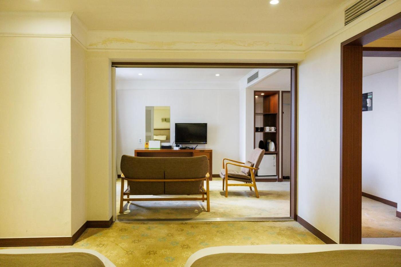 สตาซ โฮเต็ล เชจู โรเบโร Hotel เมืองเชจู ภายนอก รูปภาพ