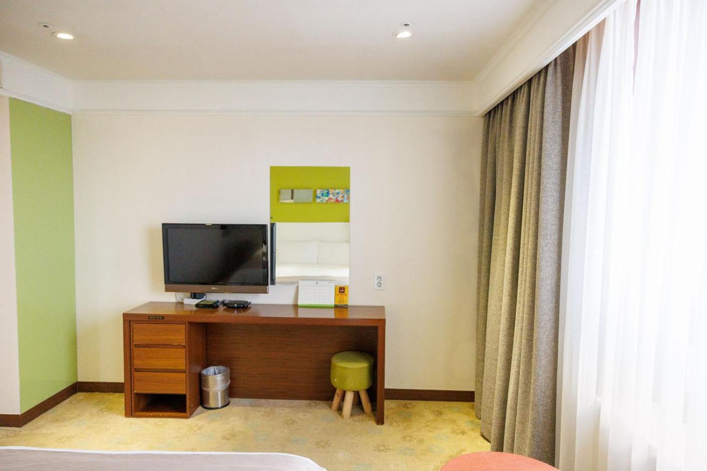 สตาซ โฮเต็ล เชจู โรเบโร Hotel เมืองเชจู ภายนอก รูปภาพ