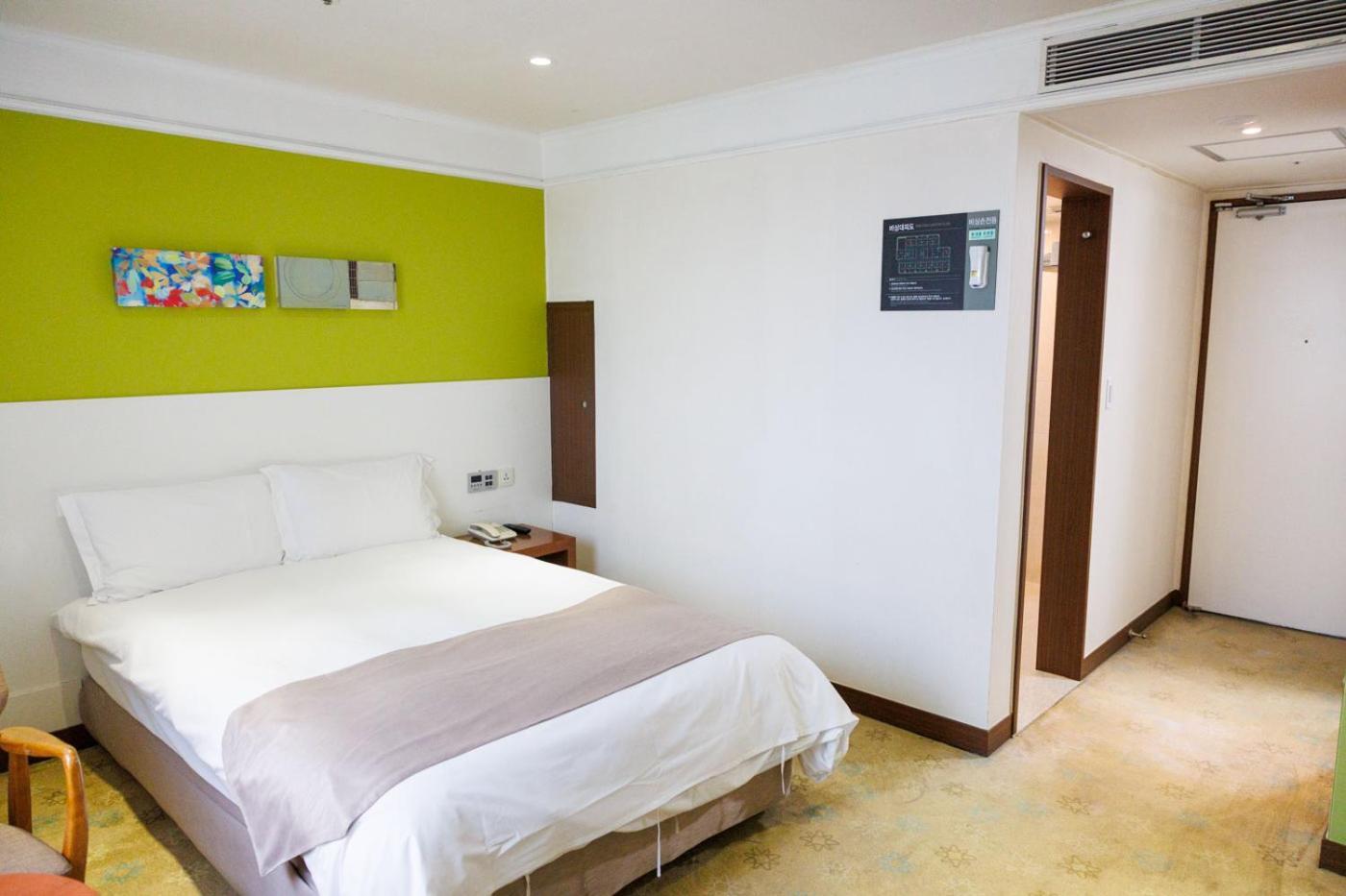 สตาซ โฮเต็ล เชจู โรเบโร Hotel เมืองเชจู ภายนอก รูปภาพ